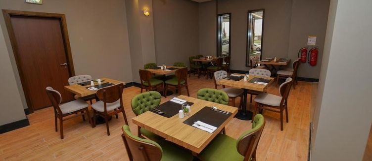 Фото отеля The Grand Lux Hotel