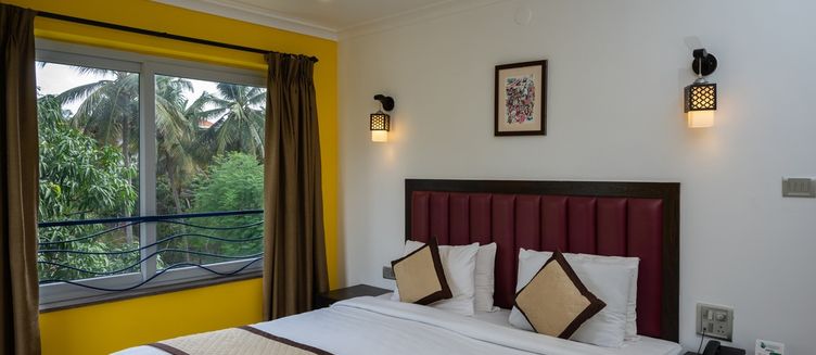 Фото отеля Candolim Suites