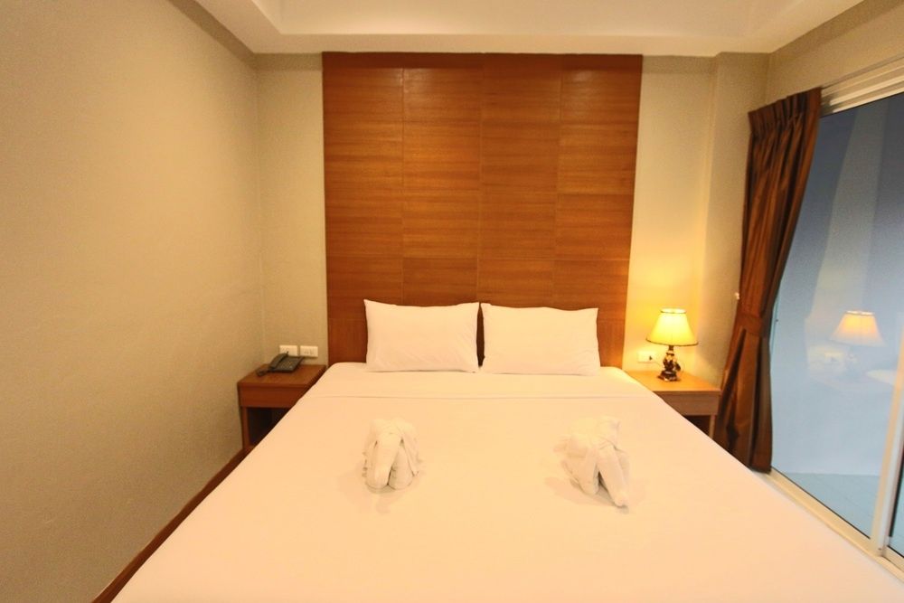 Good Nice Hotel Patong фото 25