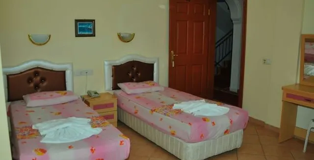 Фото отеля Tunc Zara Hotel