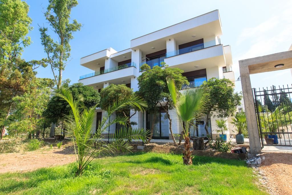 Апарт-отель «Apartments Kuce Lekovica Beach & Restaurant» фото 0