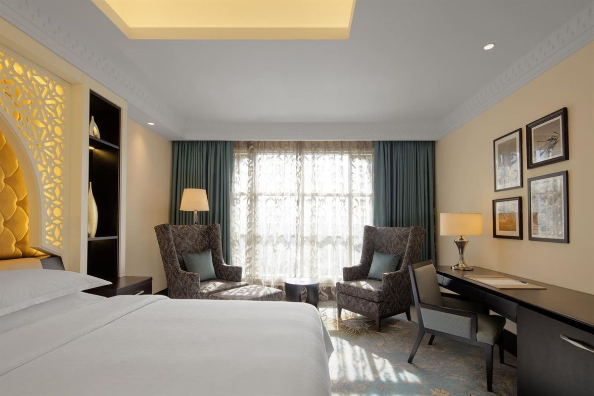 Sheraton Sharjah Beach Resort & Spa фото 3