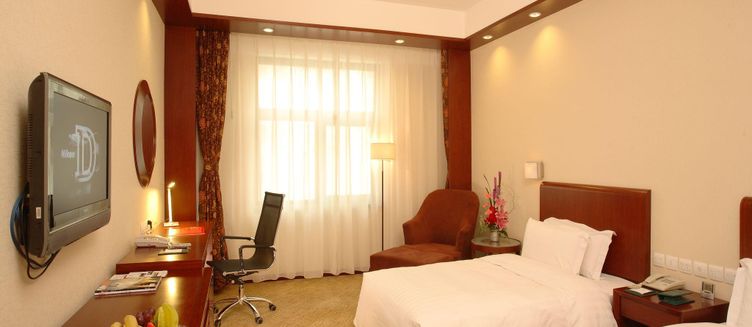 Фото отеля Oriental Garden Hotel