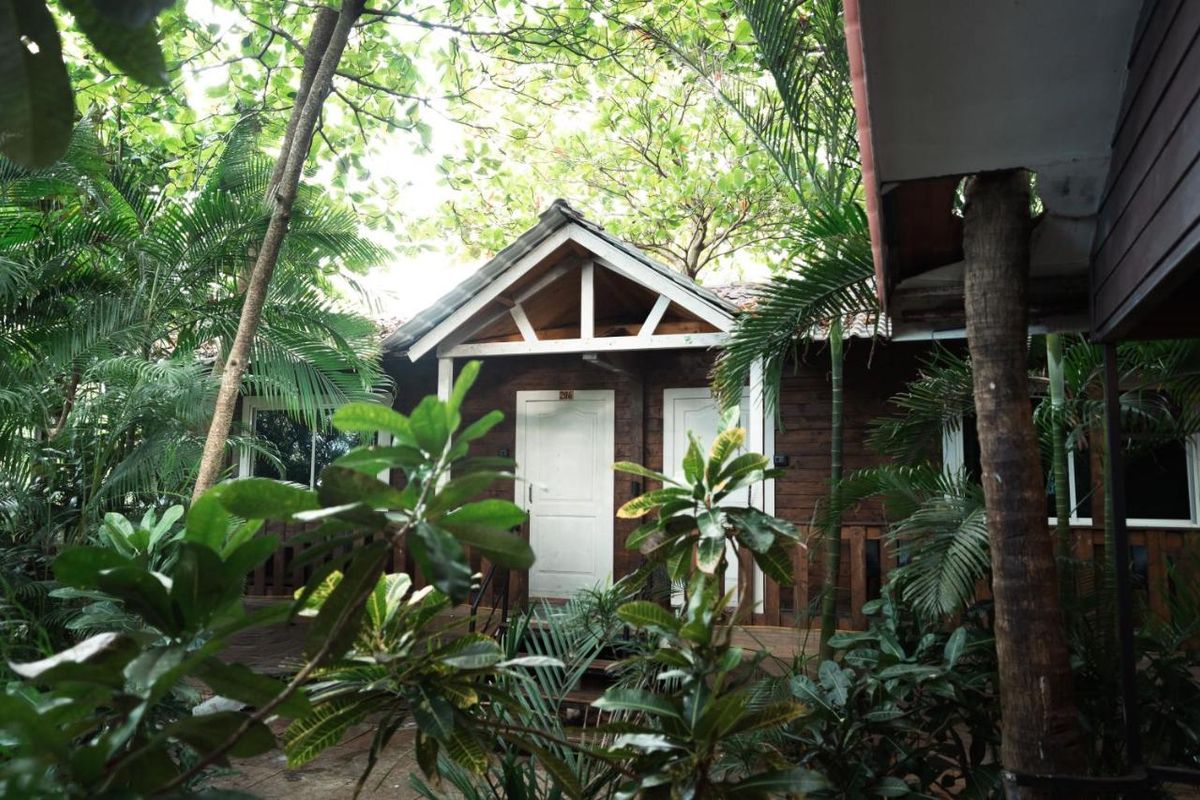 Nasya's Beach Side Cottages фото 9