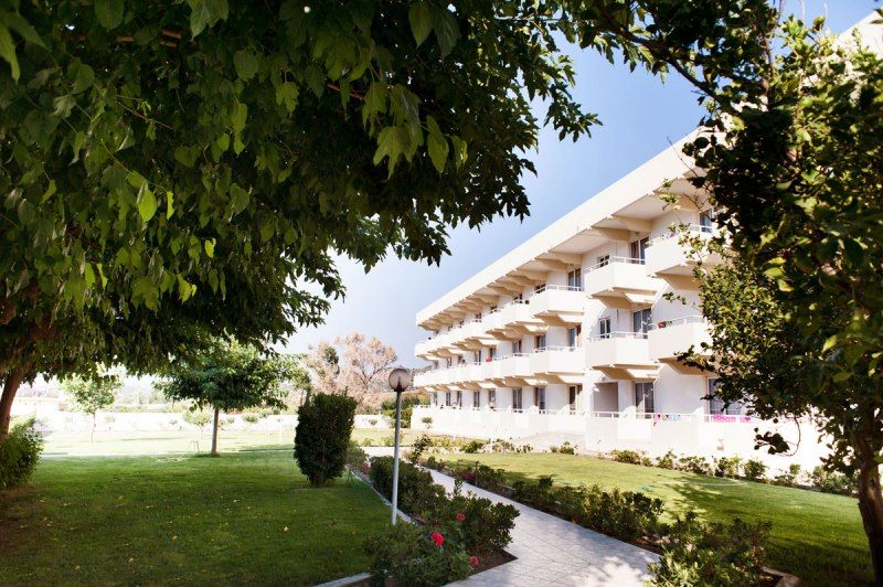 Zoes Hotel - Studios фото 38