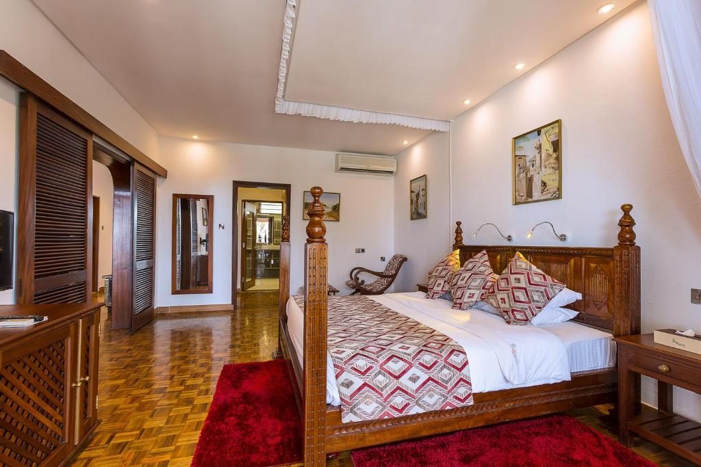 Travellers Beach Hotel and Club фото 2