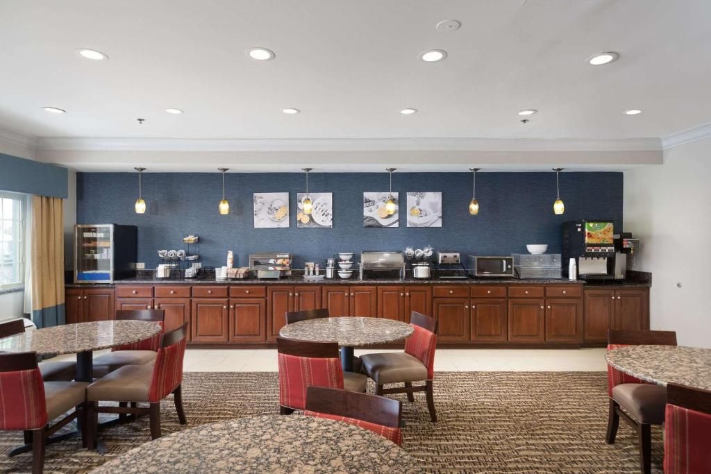 Comfort Inn North фото 3