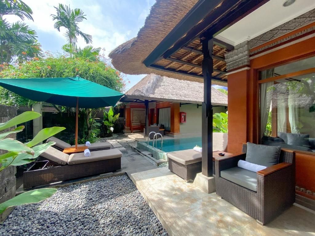 Legian Beach Hotel фото 67
