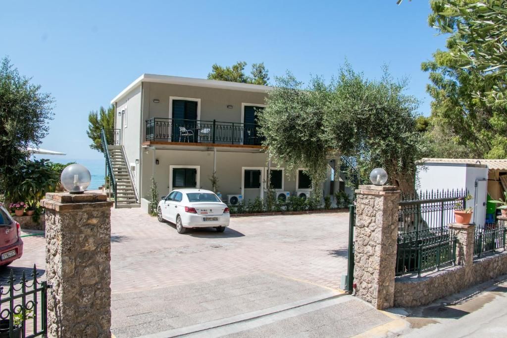 Glyfada Beach Hotel фото 17