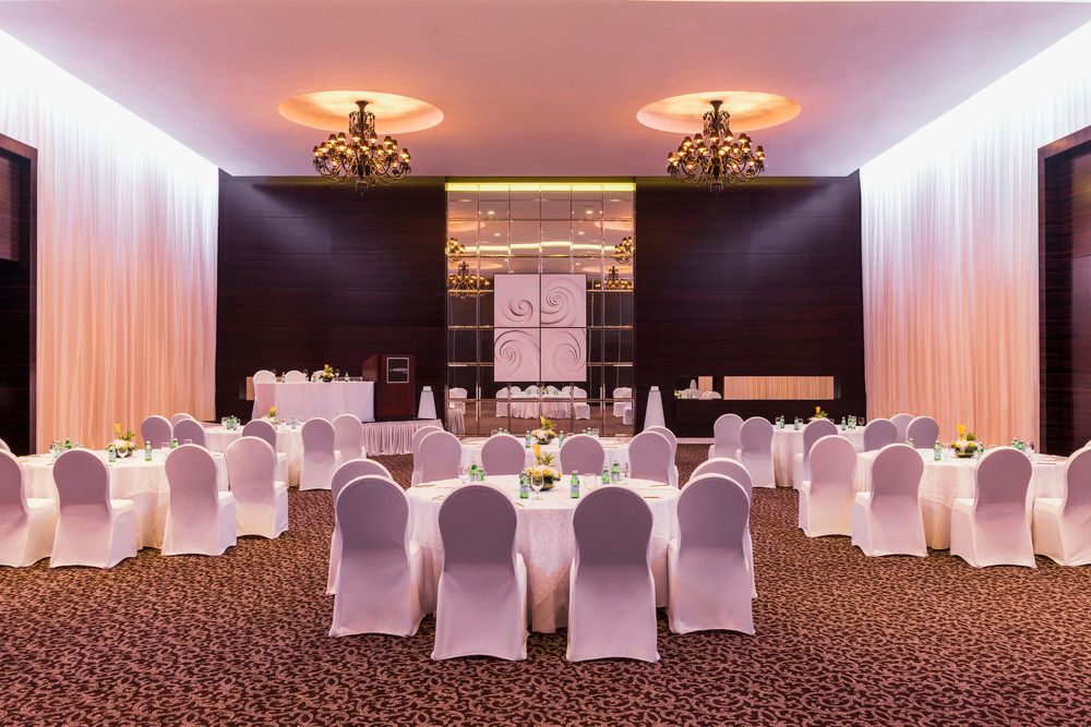 Le Meridien Dubai Hotel & Conference Centre фото 86