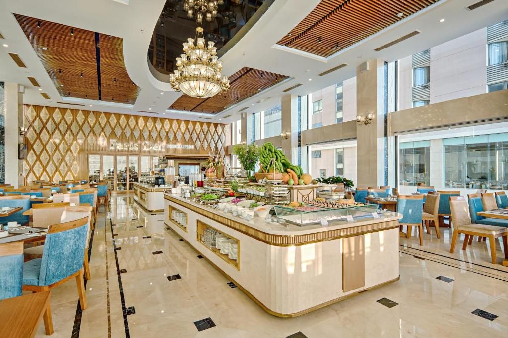 Paris Deli Danang Beach Hotel фото 18