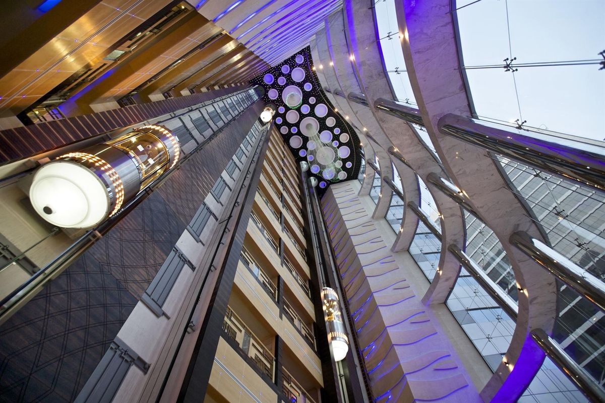 DoubleTree by Hilton Hotel and Residences Dubai Al Barsha фото 2
