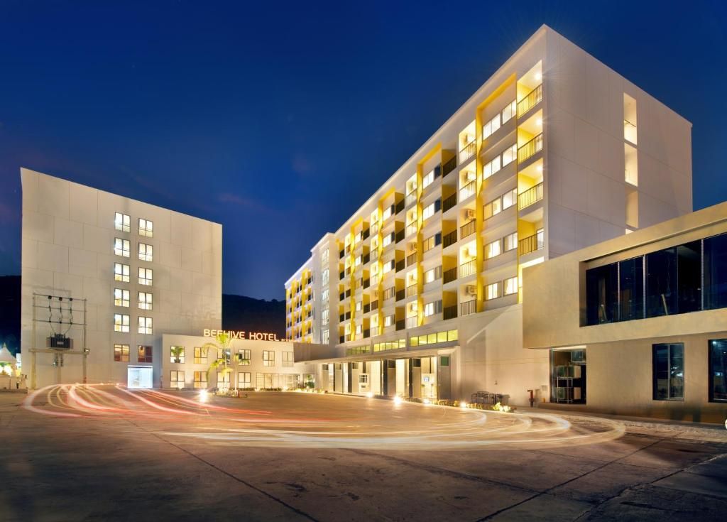 Beehive Boutique Hotel Phuket фото 24