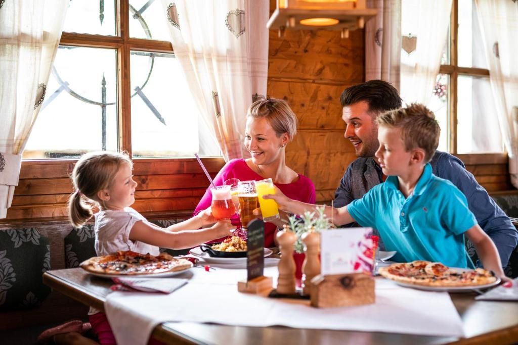 Шале «Trattlers Hof-Chalets» фото 21
