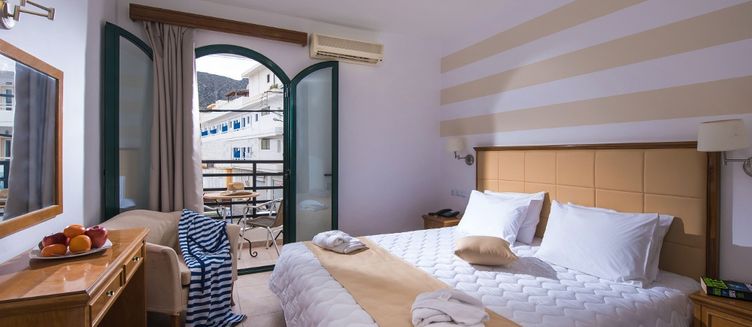 Фото отеля Pela Maria Hotel (Adults Only)