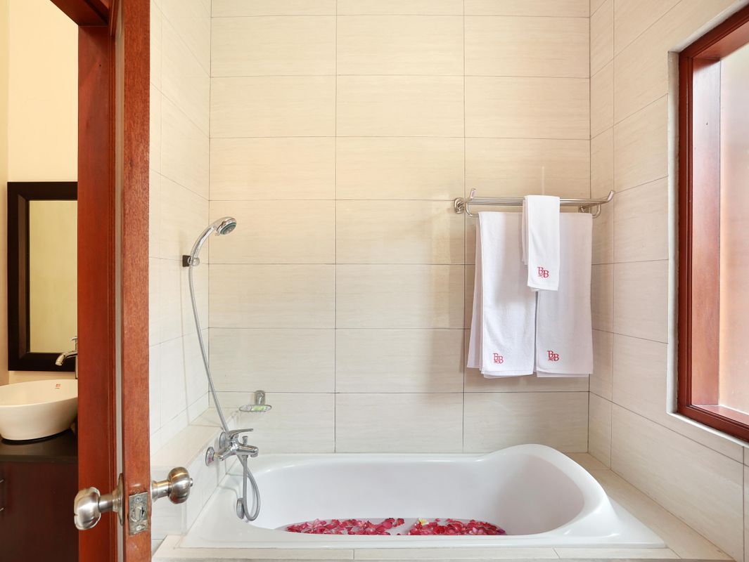 The Batu Belig Hotel & Spa фото 4