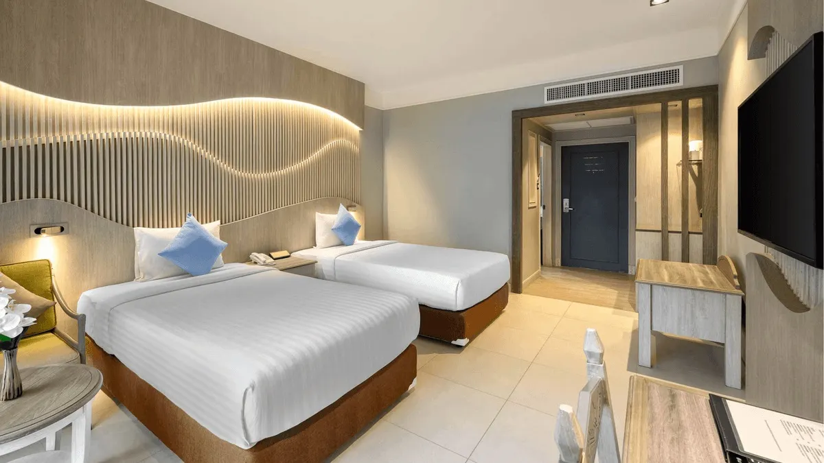 Amora Beach Resort Phuket фото 2