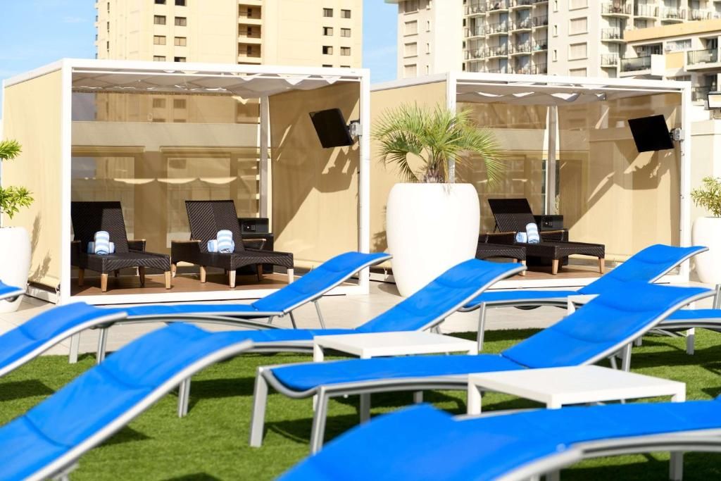 Hilton Waikiki Beach Hotel фото 30