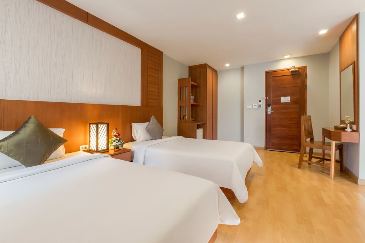 Elite Suite Hotel Patong фото 61