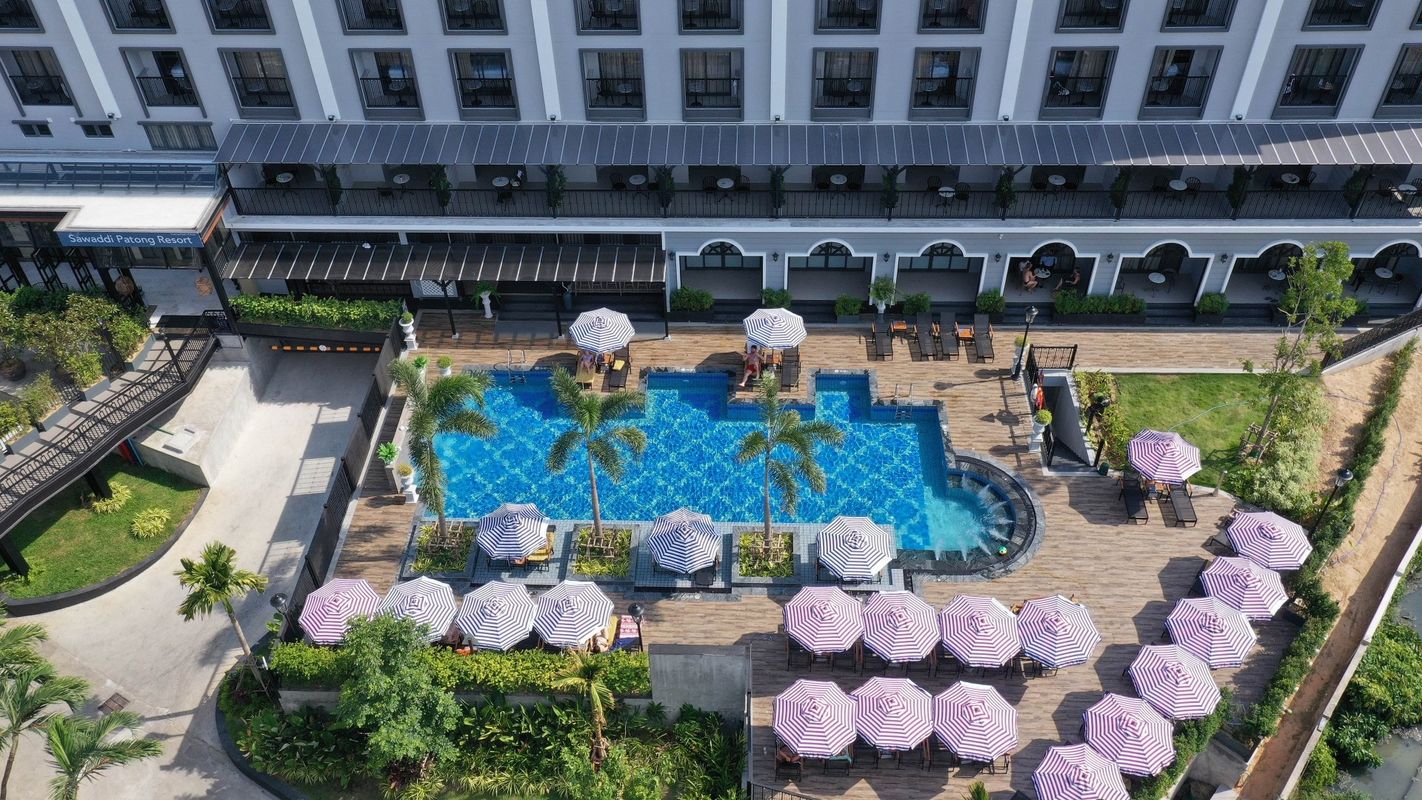 Sawaddi Patong Resort & Spa by Tolani фото 8
