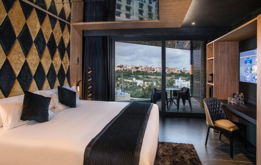 Hugo's Boutique Hotel - Adults Only фото 18