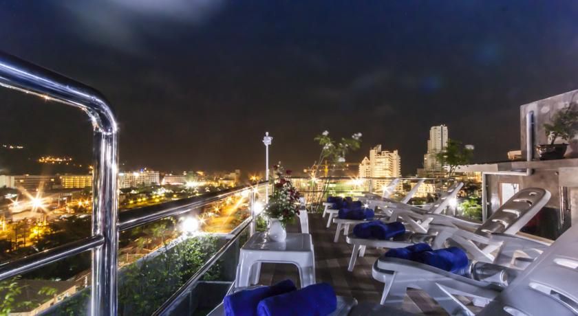 OYO 861 Patong Dynasty Hotel фото 0