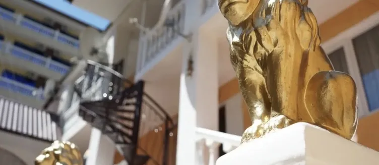 Фото отеля Loo - Versace