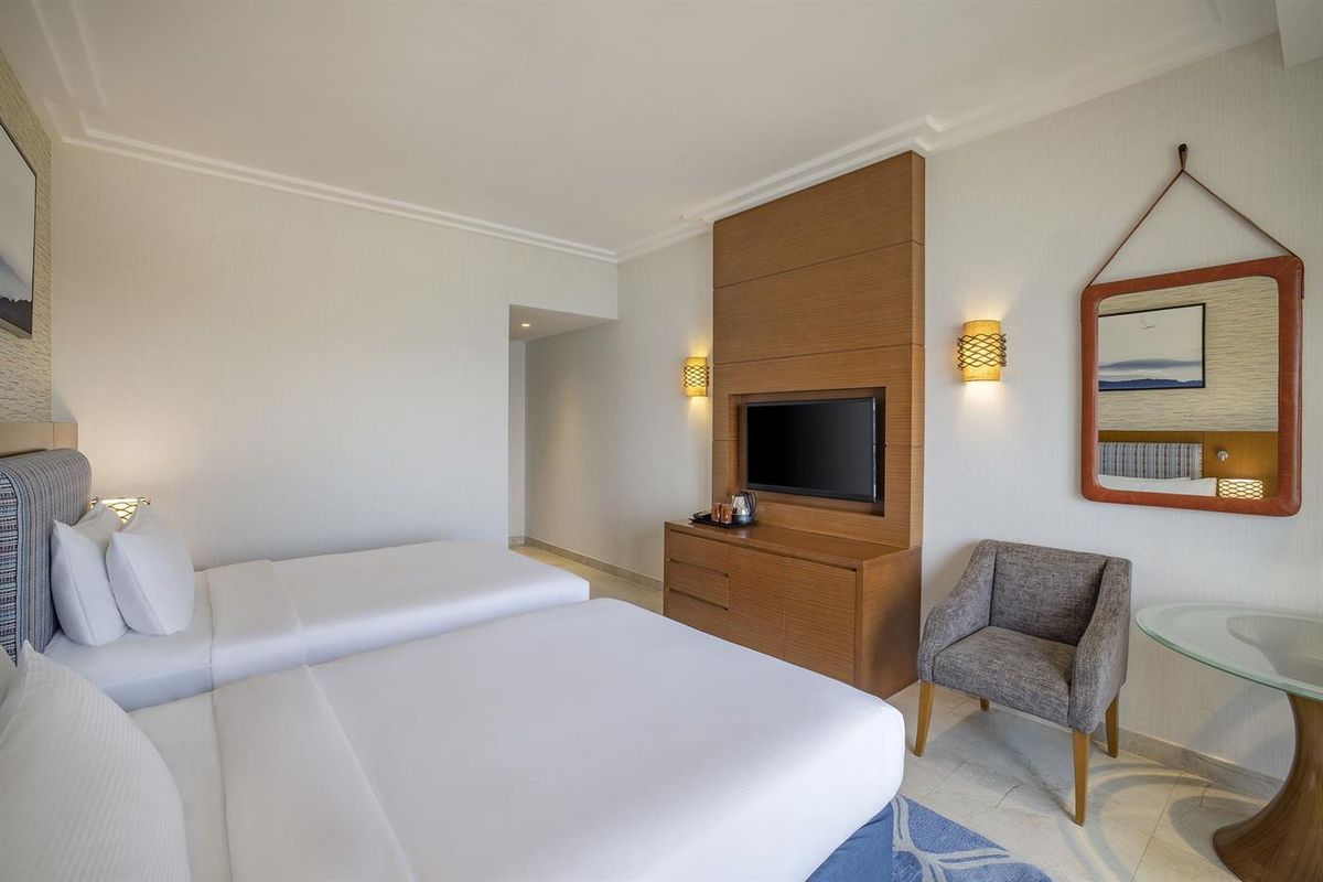 DoubleTree by Hilton Resort & Spa Marjan Island фото 3