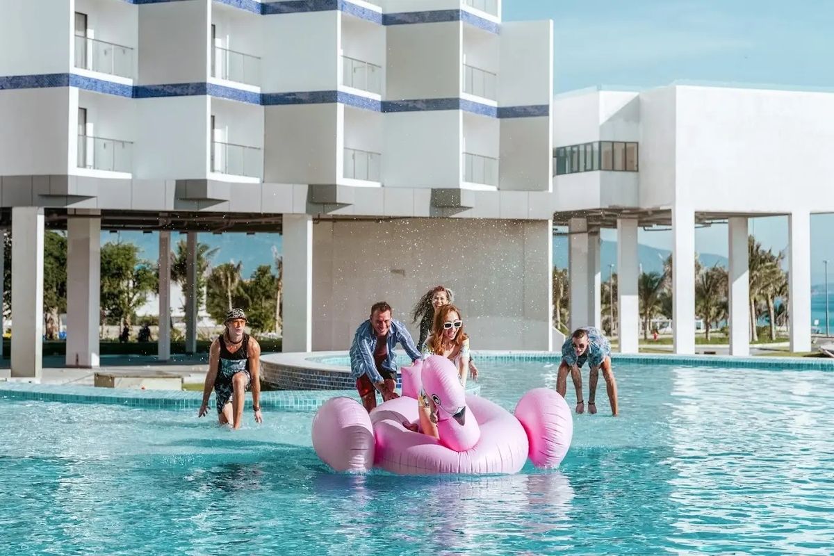 Курортный отель The Empyrean Cam Ranh Beach Resort фото 6
