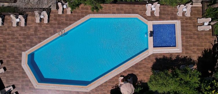 Фото отеля Flora Hotel