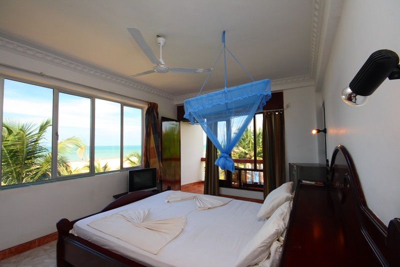 Topaz Beach Hotel фото 47