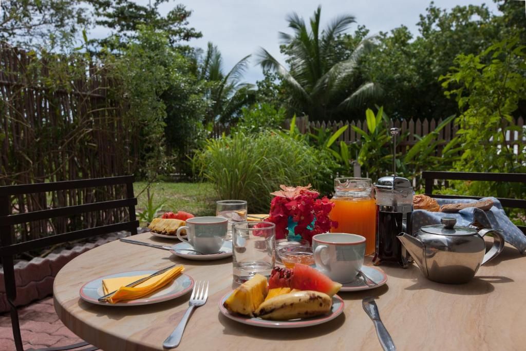 L'Hirondelle Self Catering Guest House фото 16