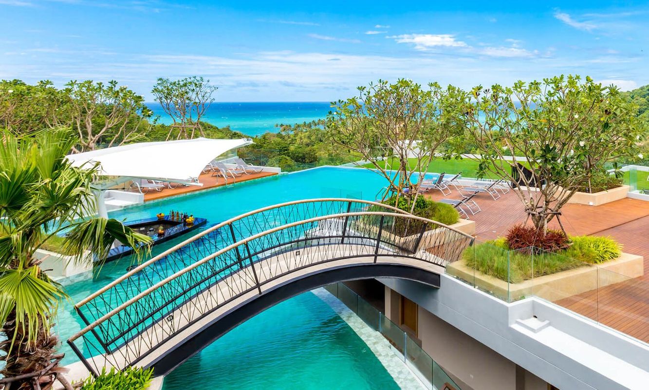 Crest Resort & Pool Villas фото 24