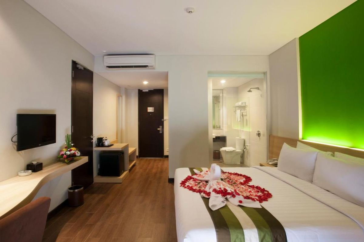 Grand Whiz Hotel Nusa Dua фото 15