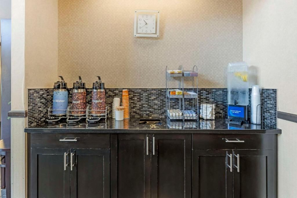 Comfort Suites фото 13
