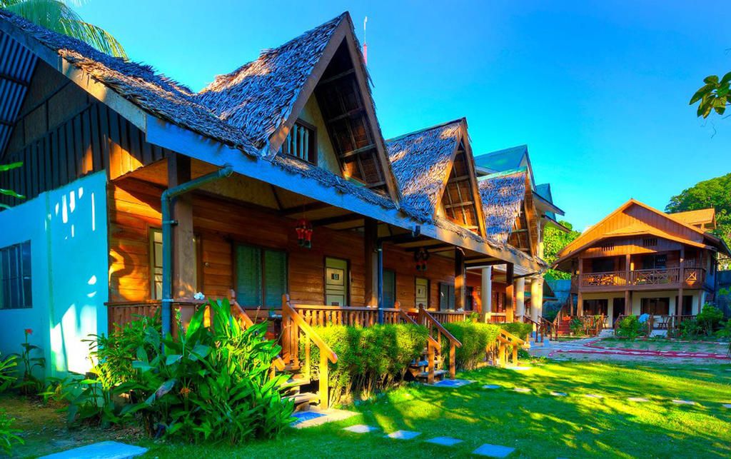 Lally & Abet Beach Resort фото 26