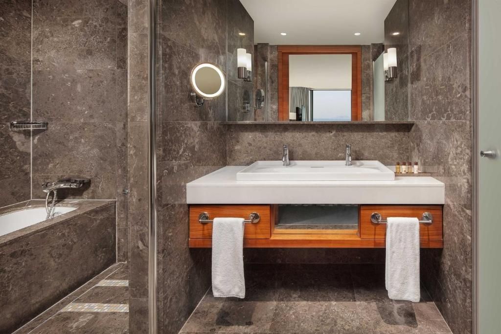 Sheraton Istanbul Atakoy Hotel фото 39