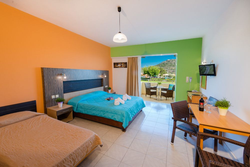 Zoes Hotel - Studios фото 17