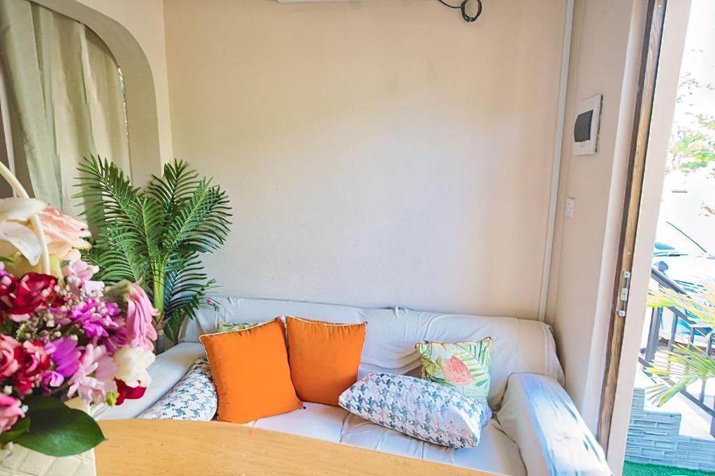 Stone Self Catering Apartment фото 30