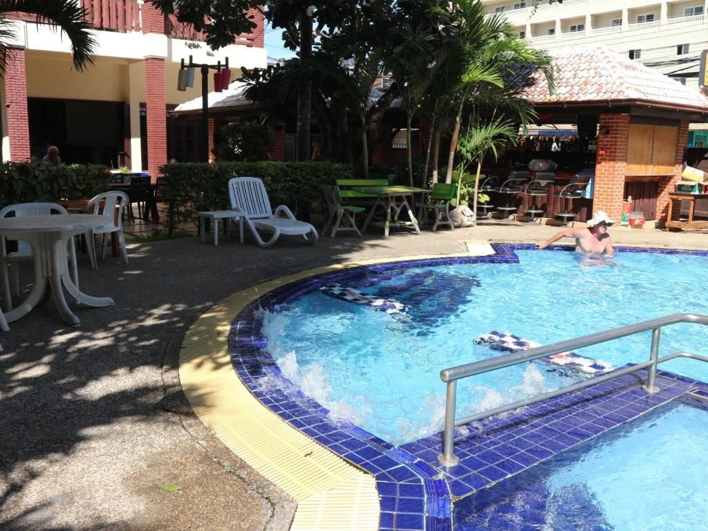 Mermaid's Beach Resort Jomtien фото 28