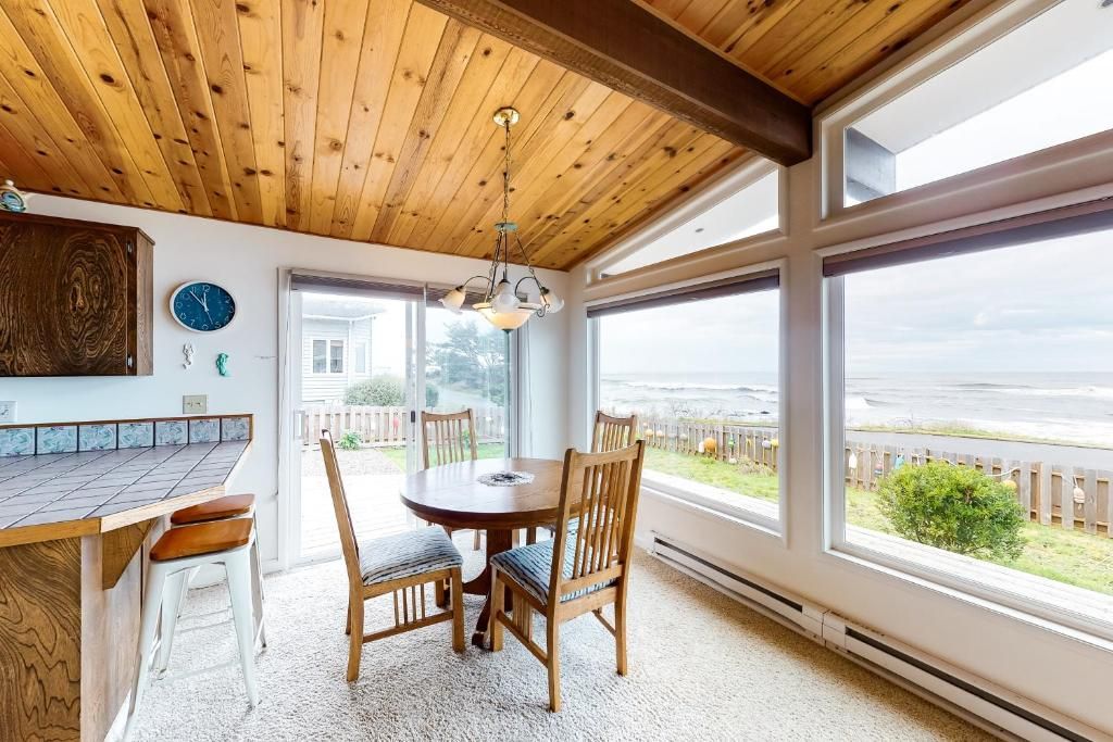 Patty s Sea Perch Oceanfront фото 12