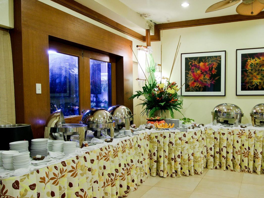 Boracay Tropics Resort Hotel фото 35