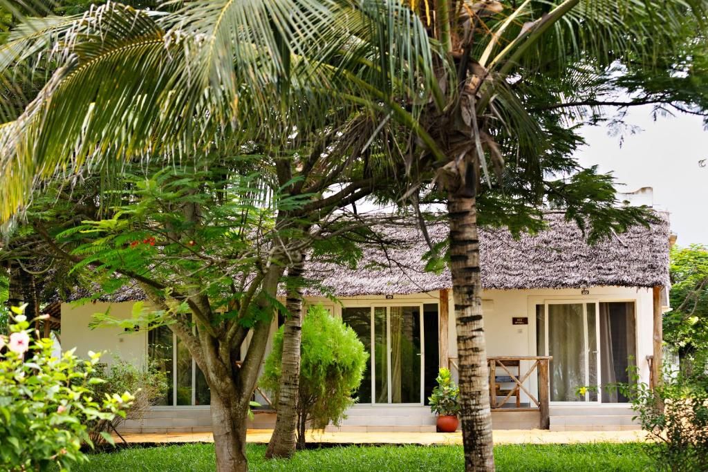 Tanzanite Beach Resort фото 38