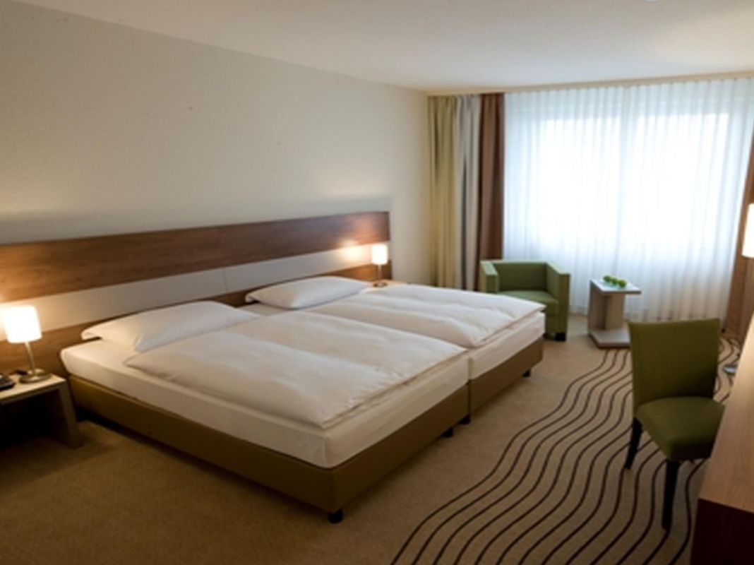 Holiday Inn Berlin City-East Landsberger Allee фото 4