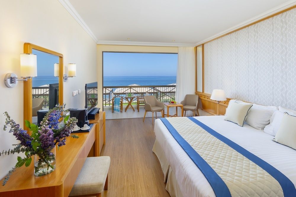 Constantinou Bros Athena Beach Hotel фото 69