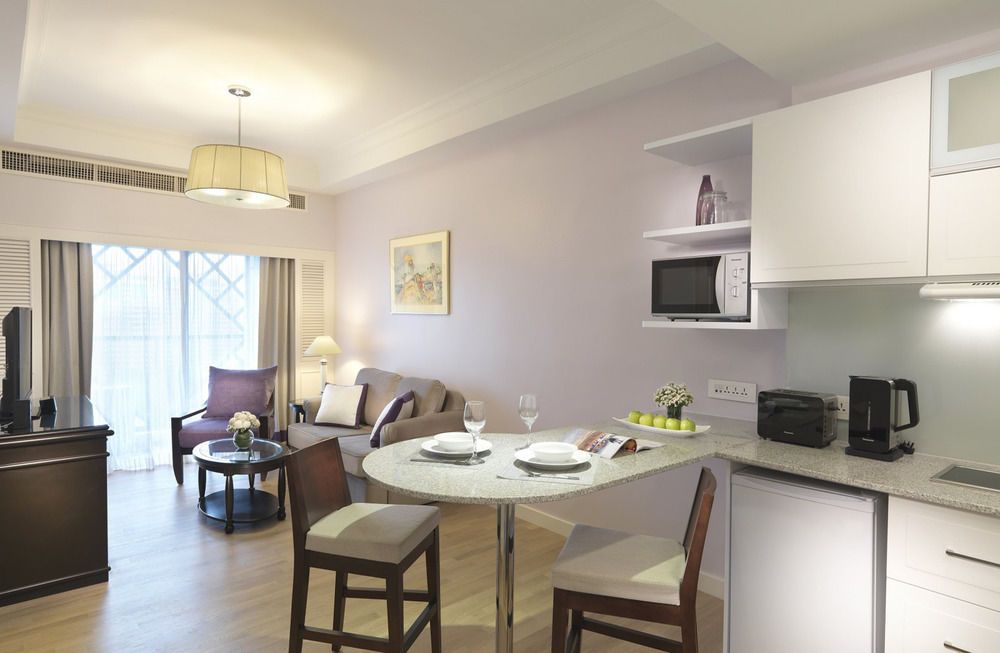 Ambassador Row Hotel Suites by Lanson Place фото 41