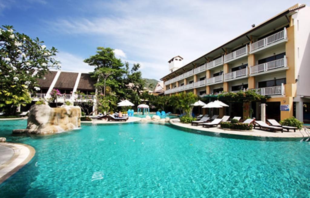 Thara Patong Beach Resort & Spa фото 42