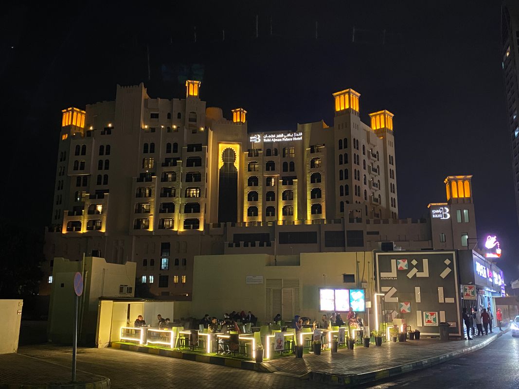 Bahi Ajman Palace Hotel фото 78