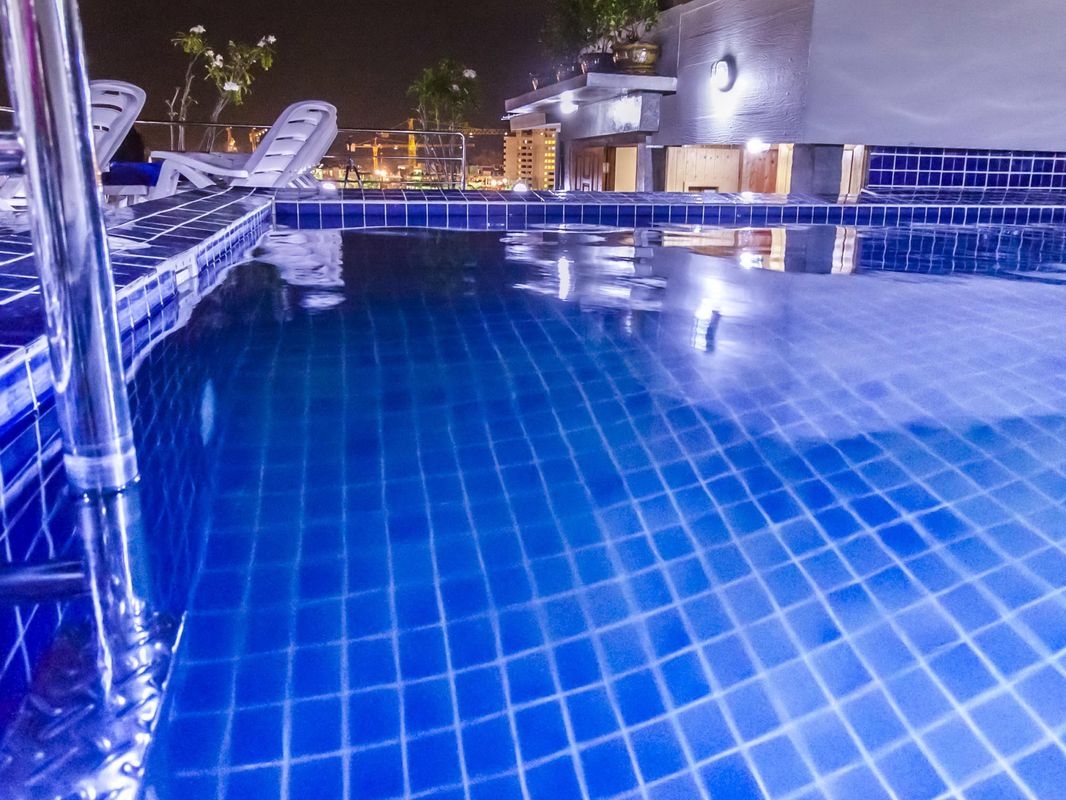 OYO 861 Patong Dynasty Hotel фото 29