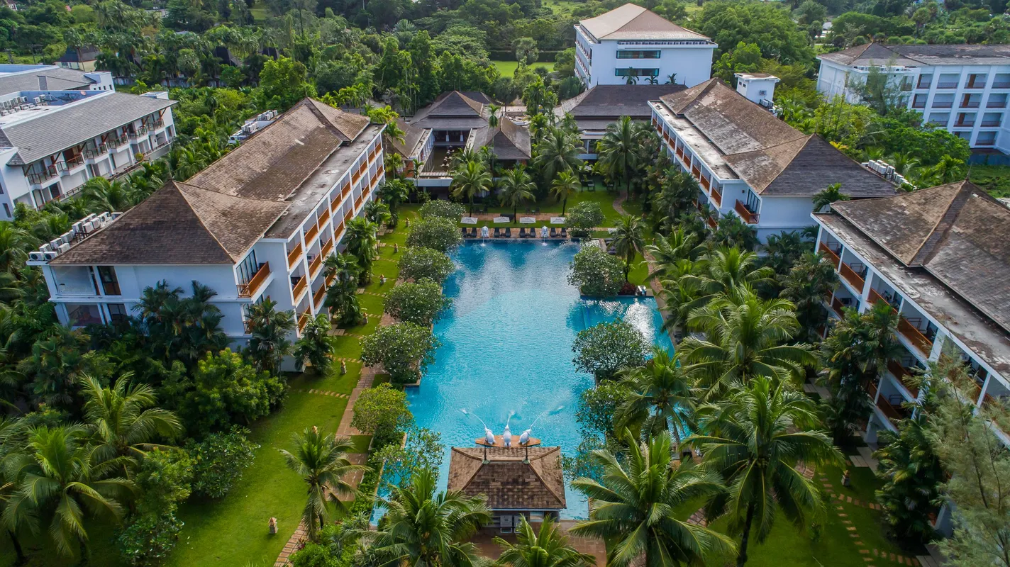 Naithonburi Beach Resort фото 1